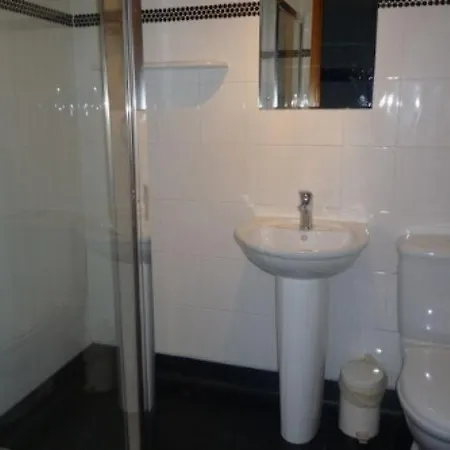 Bridge 6, Within Walking Distance Of Town Centre, Strictly No Pets Tatil Evi *